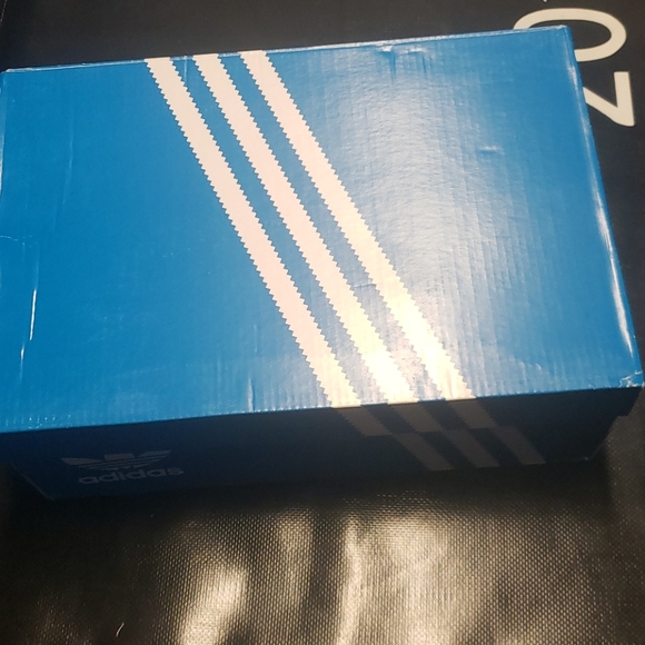 ADIDAS RIVALRY LOW EG8062 - Picture 10 of 10